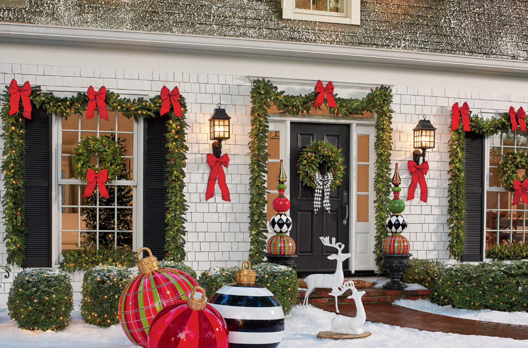 Poll: When should Christmas decorations go up? Click the link to vote on our google forms!π³οΈπ