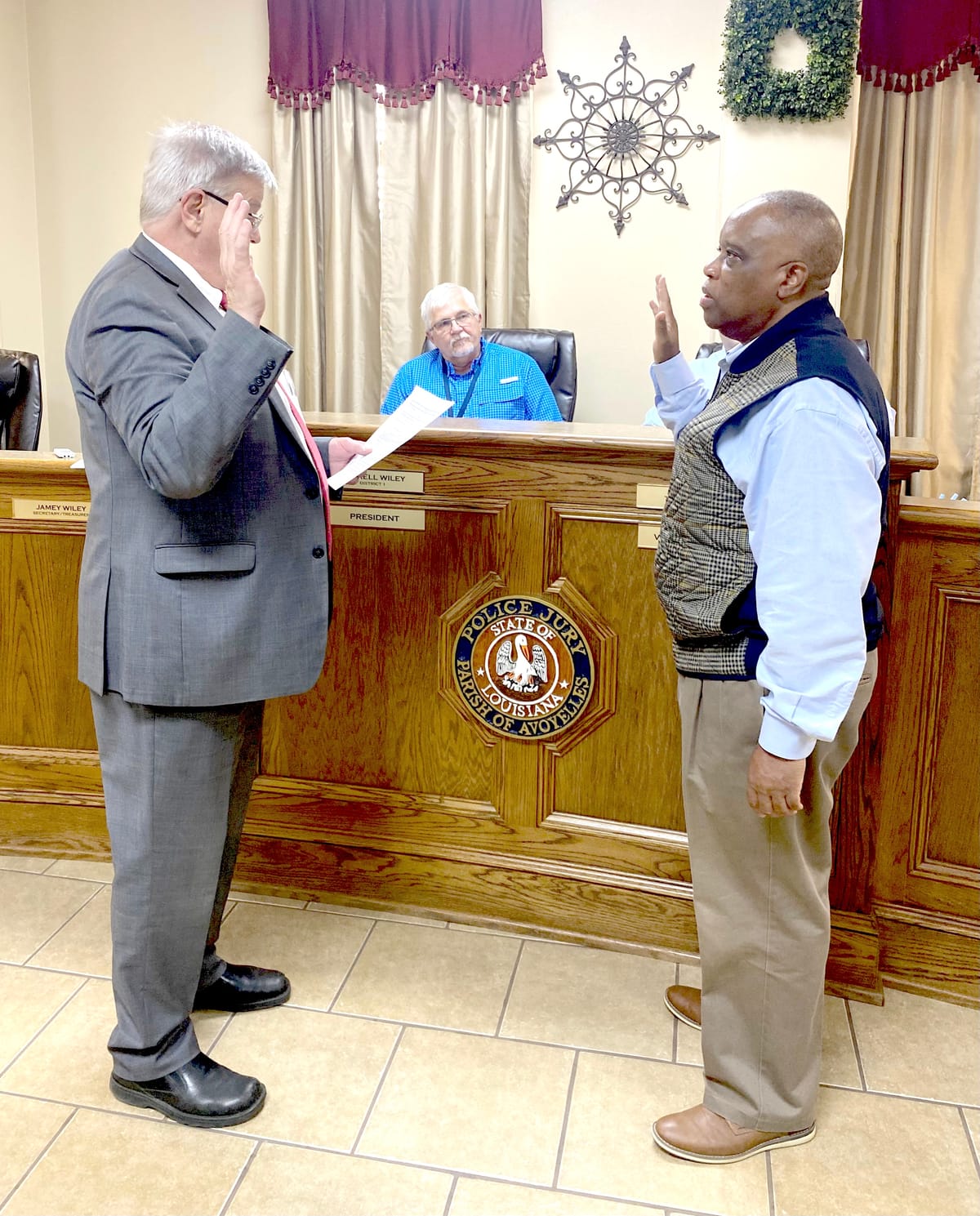 Craig W. Foster Sworn In as New District 6 Juror!